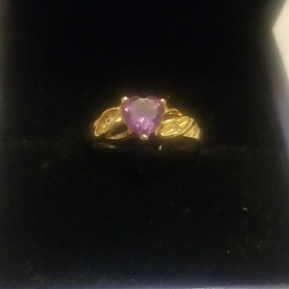 10 Kt Yellow Gold Ring with Purple 💜 Amethyst Gemstone.Gold Is $3850 Oz